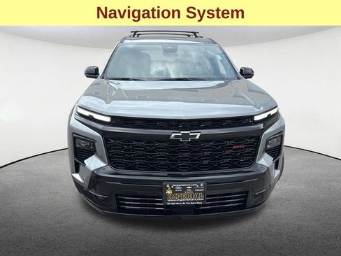 Used 2025 Chevrolet Traverse RS image 4