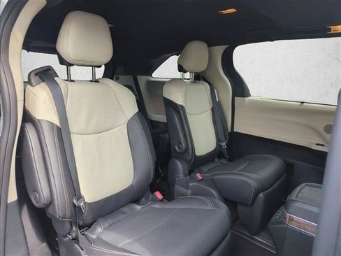 Certified 2025 Toyota Sienna Platinum AWD/4WD image 28