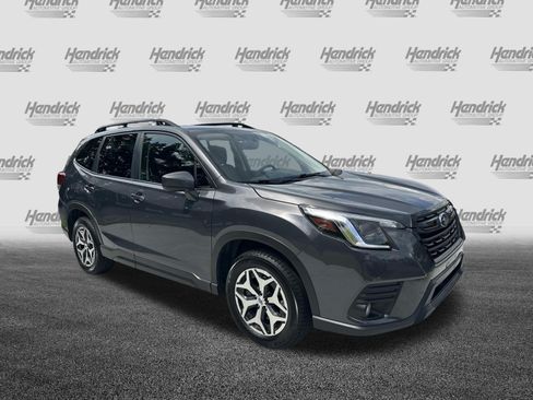 Used 2023 Subaru Forester Premium AWD/4WD image 2