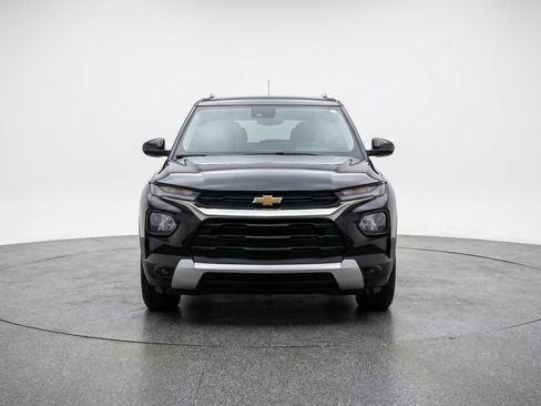 Used 2025 Chevrolet TrailBlazer LT FWD image 2