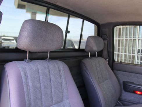 Used 2000 Toyota Tacoma 4x4 Regular Cab image 19