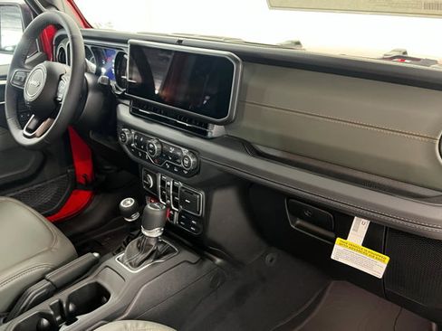 New 2025 Jeep Gladiator Mojave image 23