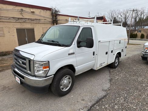 Used 2021 Ford E-350 and Econoline 350 Super Duty w/ Power Windows & Locks Group image 2