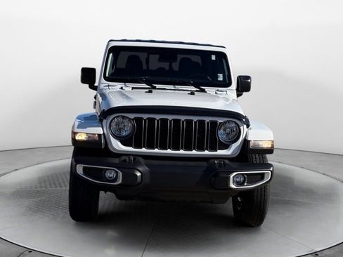 Used 2024 Jeep Gladiator Sport image 8