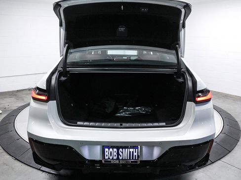 New 2026 BMW 750e xDrive w/ Executive Package image 26