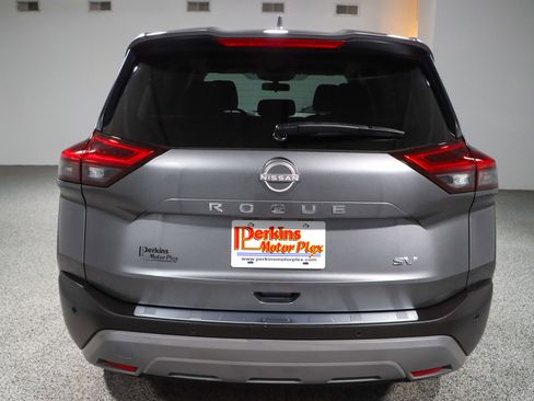 Used 2023 Nissan Rogue SV FWD image 8