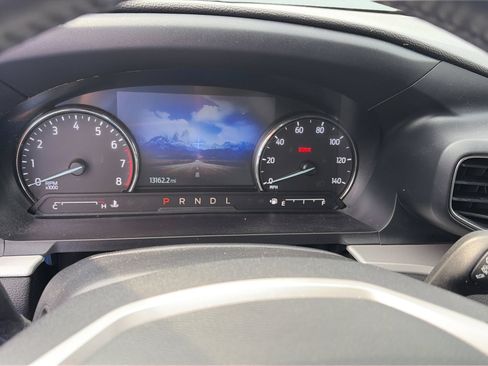 Used 2023 Ford Explorer XLT w/ Equipment Group 202A AWD/4WD image 19