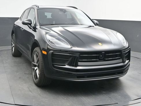 New 2026 Porsche Macan image 5