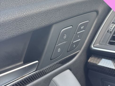 Used 2018 Audi SQ5 Prestige w/ Prestige Package image 12