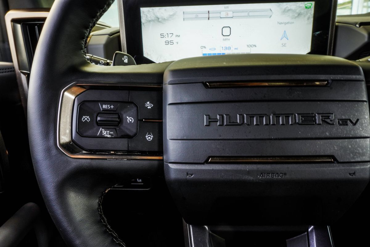 Used 2025 GMC Hummer EV 3X AWD/4WD image 30