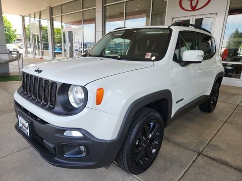 Used 2017 Jeep Renegade Altitude AWD/4WD image 6