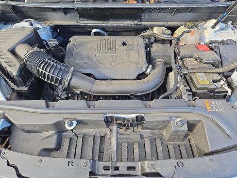 Used 2023 GMC Acadia SLE image 33