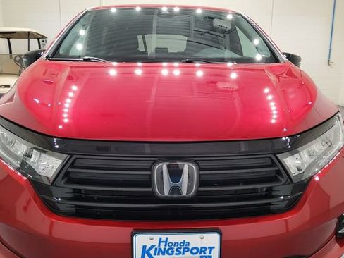 Used 2024 Honda Odyssey Sport image 2