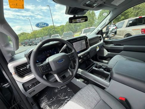 New 2026 Ford F250 XLT w/ XLT Premium Package AWD/4WD image 10