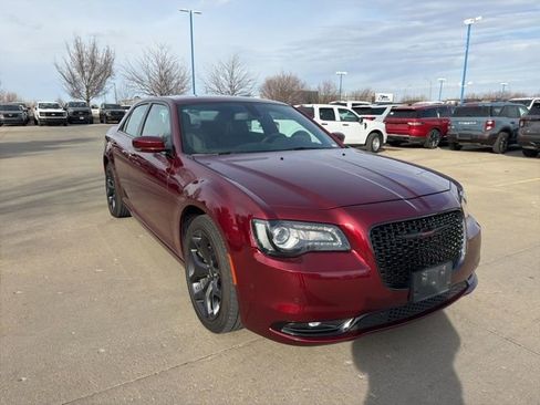 Used 2023 Chrysler 300 S w/ Comfort Group image 2