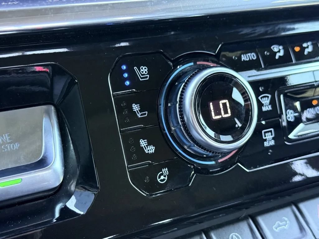 Used 2024 GMC Sierra 1500 Denali AWD/4WD image 51
