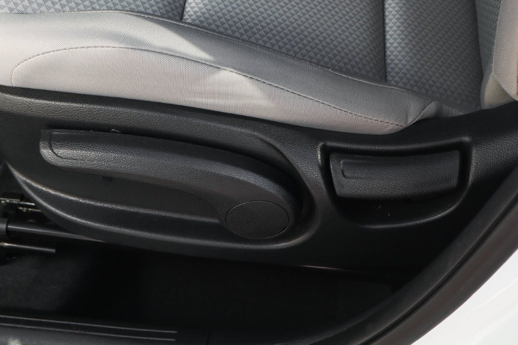Used 2025 Kia Soul LX w/ LX Technology Package FWD image 20