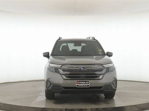 Used 2025 Subaru Forester Premium image 12