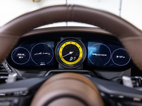 Used 2023 Porsche 911 Carrera w/ Premium Package RWD image 38