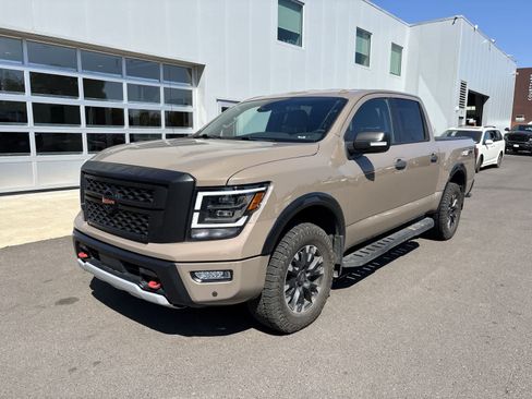 Used 2020 Nissan Titan PRO-4X w/ Pro-4x Convenience Package AWD/4WD image 1