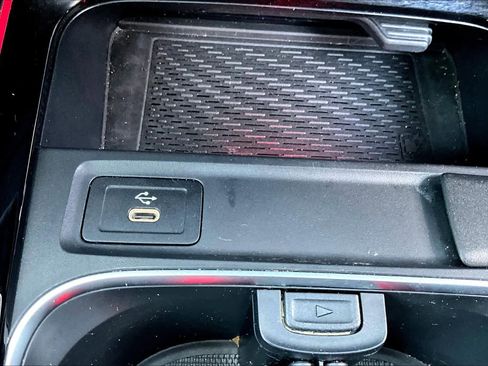 Certified 2024 Mercedes-Benz GLB 250 image 35