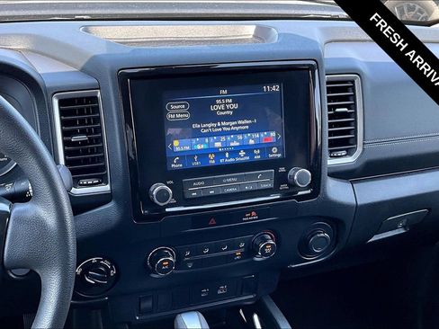 Used 2022 Nissan Frontier SV AWD/4WD image 9