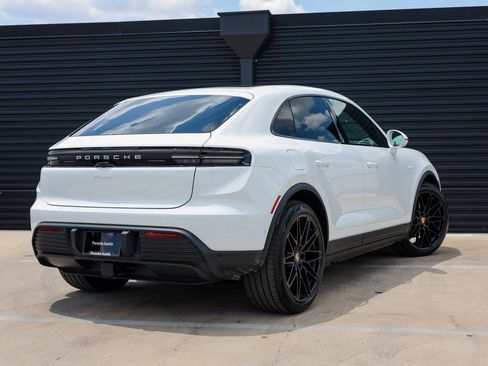New 2025 Porsche Macan Electric RWD image 7