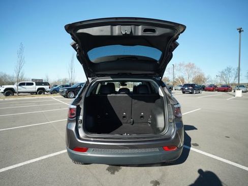 Used 2022 Jeep Compass Latitude image 16