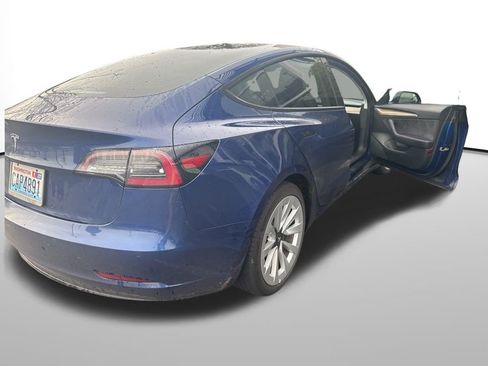 Used 2021 Tesla Model 3 Standard Range Plus image 9
