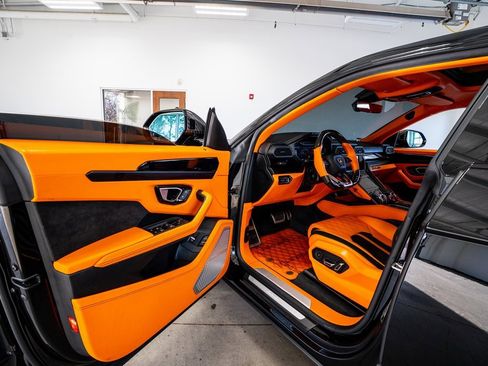 Used 2022 Lamborghini Urus image 49