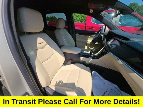 Used 2017 Cadillac XT5 Premium Luxury w/ Driver Assist Package AWD/4WD image 7