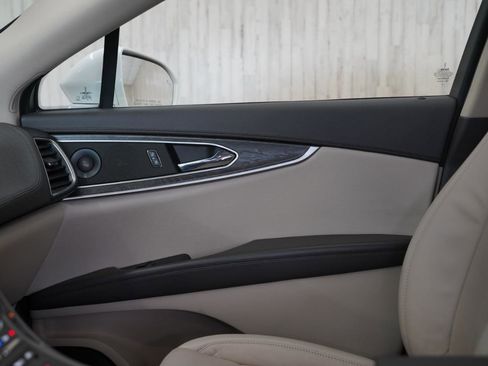 Used 2019 Lincoln Nautilus Reserve w/ Driver Assistance Package image 31