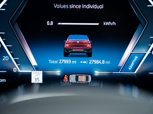 Used 2023 BMW i7 xDrive60 w/ Parking Assistance Package image 46