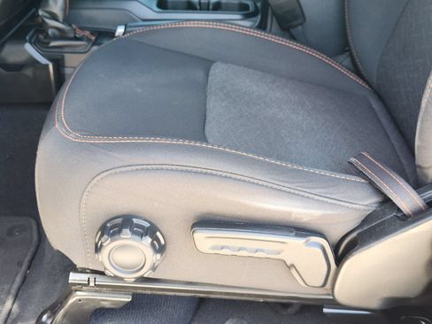 Used 2022 Jeep Gladiator Mojave AWD/4WD image 25