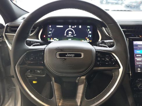 Used 2023 Jeep Grand Cherokee Overland image 8