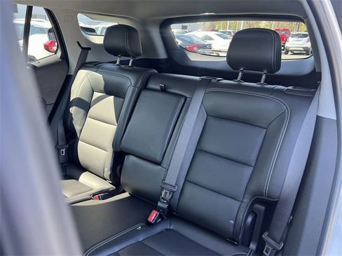 Certified 2022 GMC Terrain SLT image 24