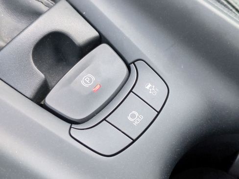 Used 2019 Toyota C-HR LE FWD image 29