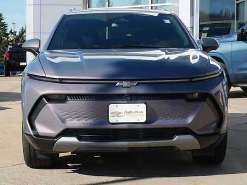 Used 2024 Chevrolet Equinox EV LT FWD image 2