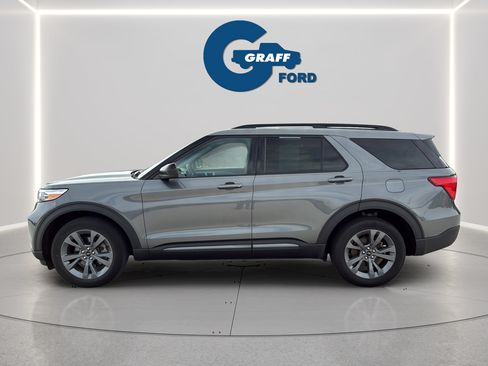 Used 2023 Ford Explorer XLT w/ Equipment Group 202A AWD/4WD image 12