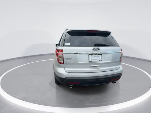 Used 2014 Ford Explorer XLT w/ Equipment Group 202A AWD/4WD image 7