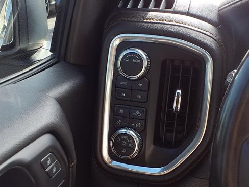 Used 2020 GMC Sierra 1500 AT4 w/ AT4 Premium Package AWD/4WD image 17