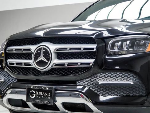 Used 2021 Mercedes-Benz GLS 450 4MATIC image 2