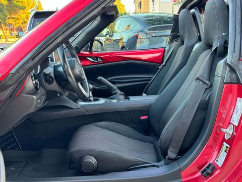 Used 2017 MAZDA MX-5 Miata RF Club RWD image 13