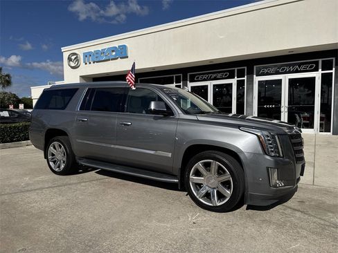 Used 2020 Cadillac Escalade ESV Luxury image 7