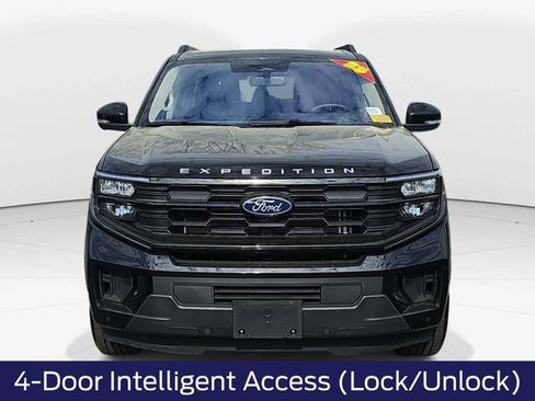 Used 2025 Ford Expedition Max Active image 10