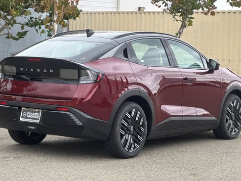 New 2026 Nissan Leaf Platinum+ w/ Cargo Package (Platinum+) image 4