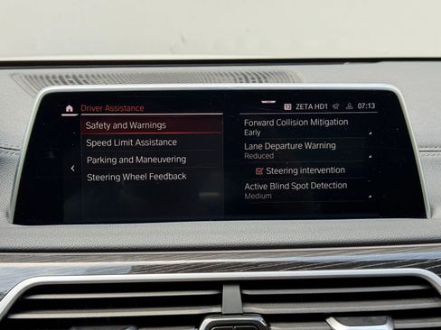 Used 2022 BMW 740i w/ M Sport Package RWD image 31