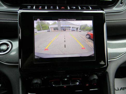 Used 2021 Jeep Grand Cherokee L Laredo w/ Luxury Tech Group I AWD/4WD image 21