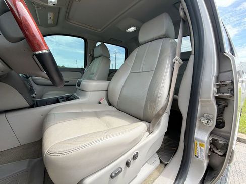 Used 2007 GMC Sierra 1500 SLT w/ SLE/SLT Trailering Package AWD/4WD image 12
