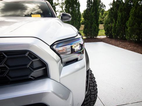 Used 2026 Toyota 4Runner TRD Off-Road Premium AWD/4WD image 5